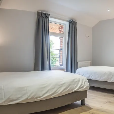 马里埃尔城堡酒店 Fourmies