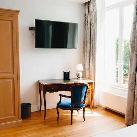 马里埃尔城堡酒店 Fourmies