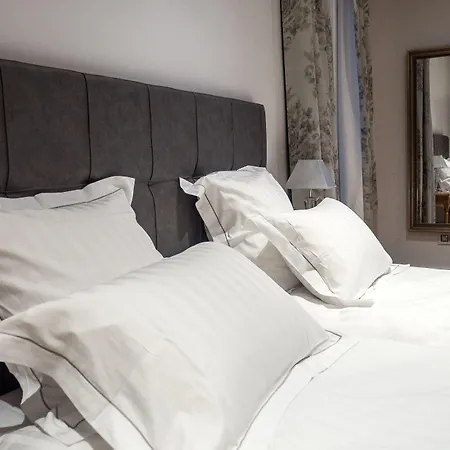 马里埃尔城堡酒店 Fourmies