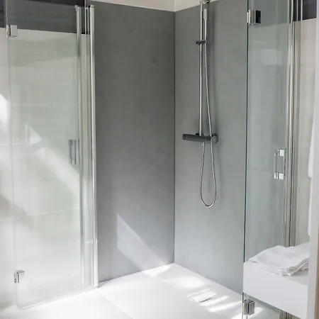 马里埃尔城堡酒店 Fourmies