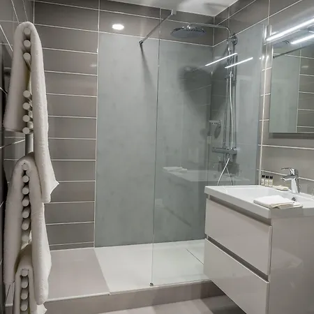 马里埃尔城堡酒店 Fourmies