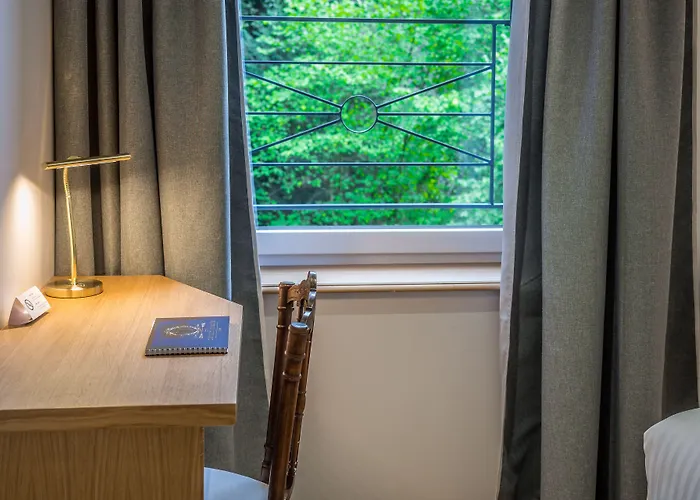 Chateau De La Marliere Hotel Fourmies