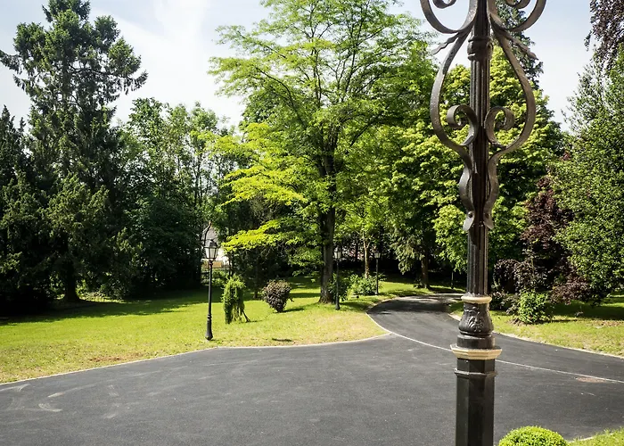 Chateau De La Marliere